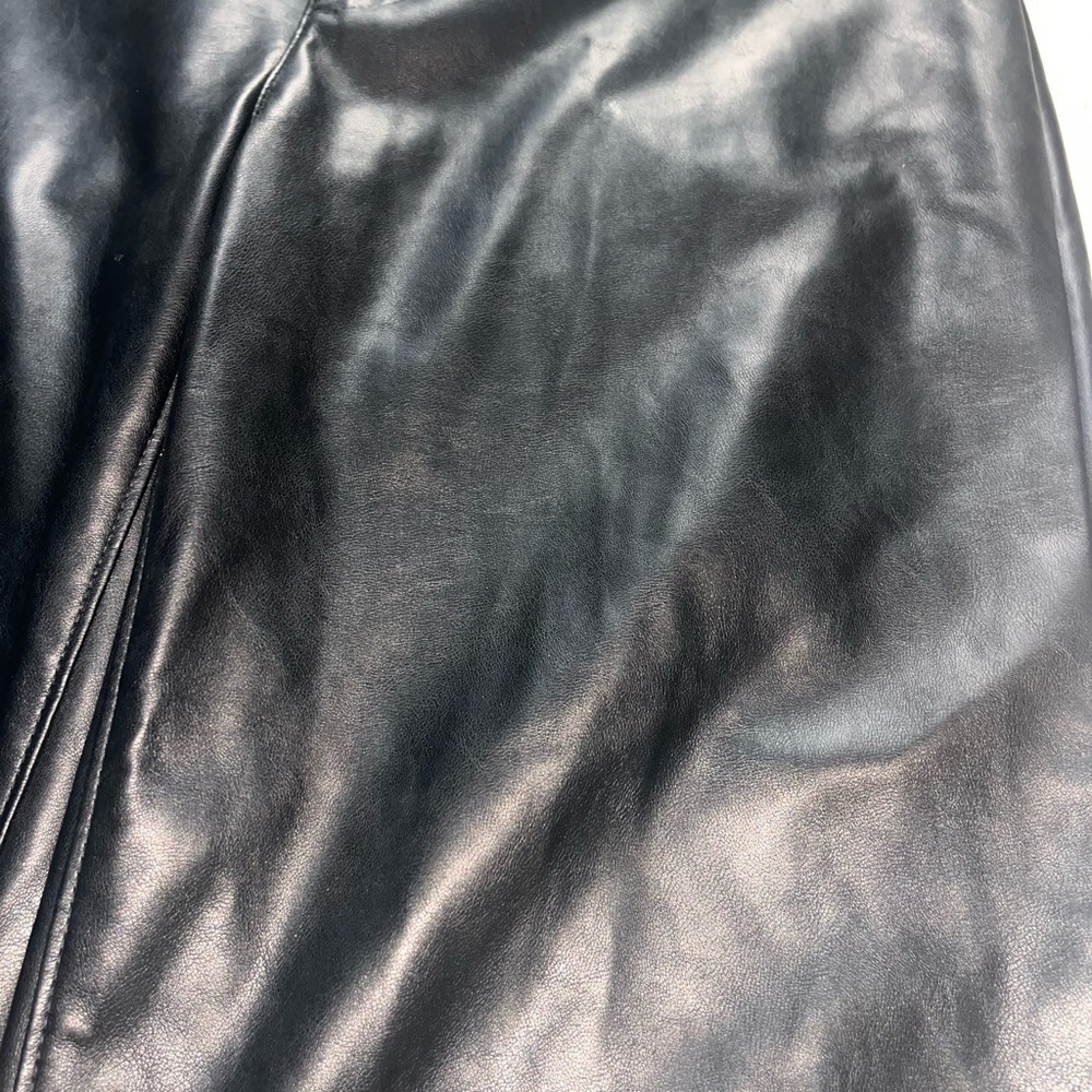 Old Navy Black Faux Leather Pants size 8 wide leg - Picture 5 of 6